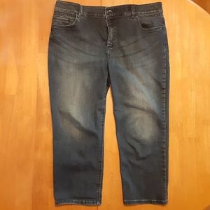 CHICO'S SO SLIMMING STRETCH DENIM CROP JEAN MEDIUM WASH DISTRESSED CHICOS 3 (16)